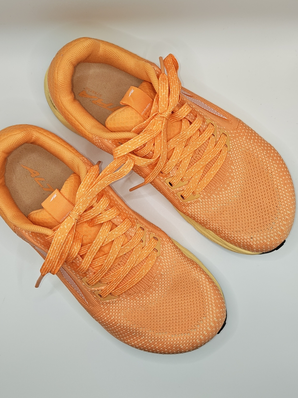 Size 8 Altra Orange and Yellow Women's Athletic Shoes - Picture 4 of 8